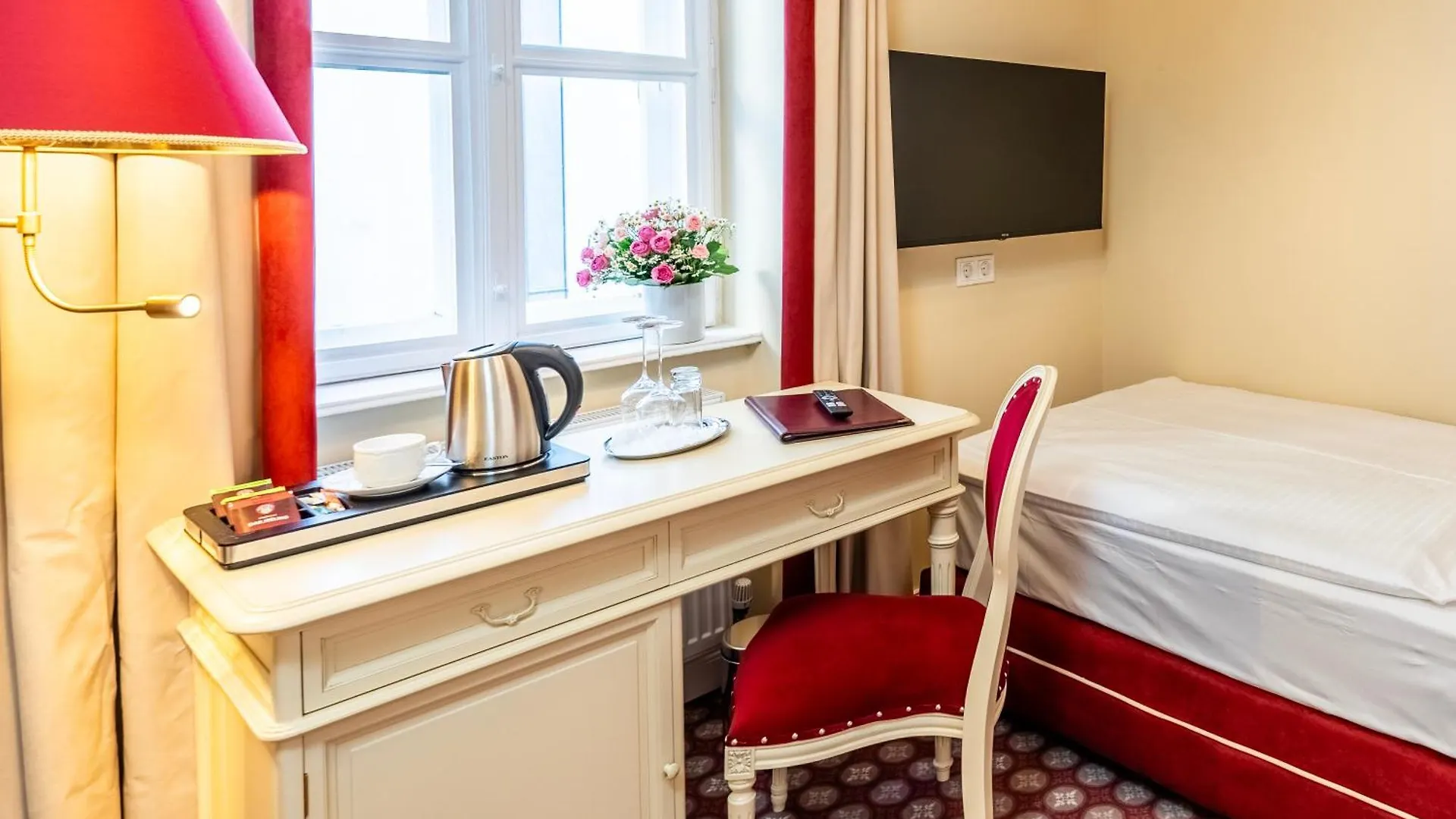 Aviano Boutique Hotel ウィーン 4*,